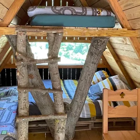 Luksusowy namiot Trappeur 4pers A La Ferme Aventure Du Perthus